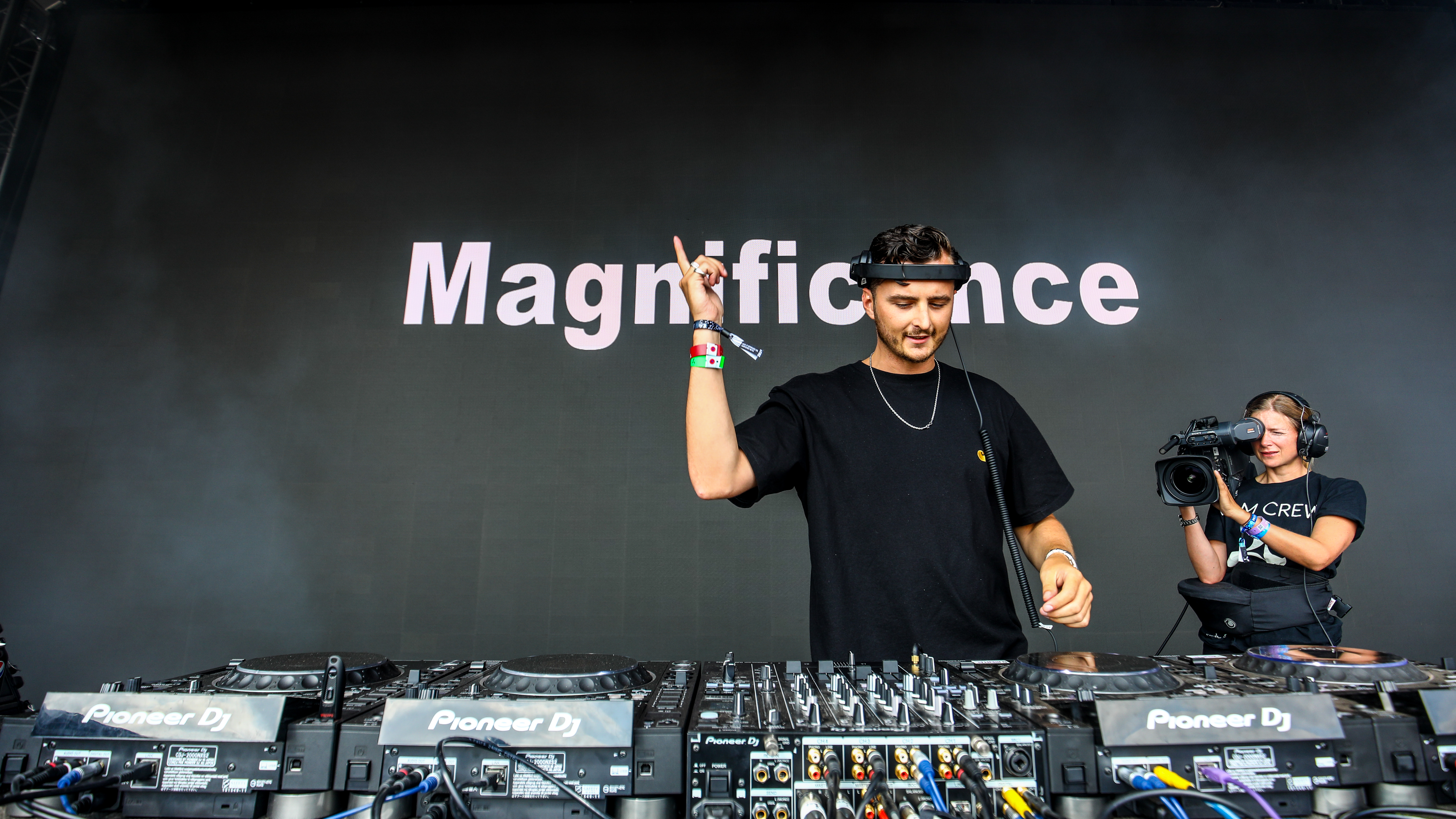 Magnificence Live